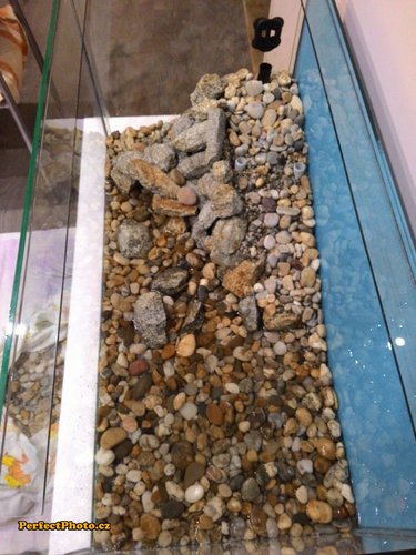 a tu som uz zacal nanasat vrstvu dunajskeho "extra hrubeho" strku